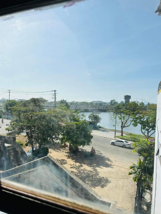 La Nha Homestay Hue Buitenkant foto